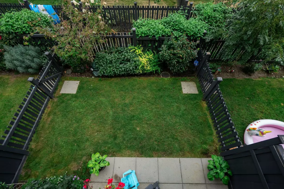 Hot Tub / Spa Photo of 99 24076 112 Avenue, Maple Ridge, BC