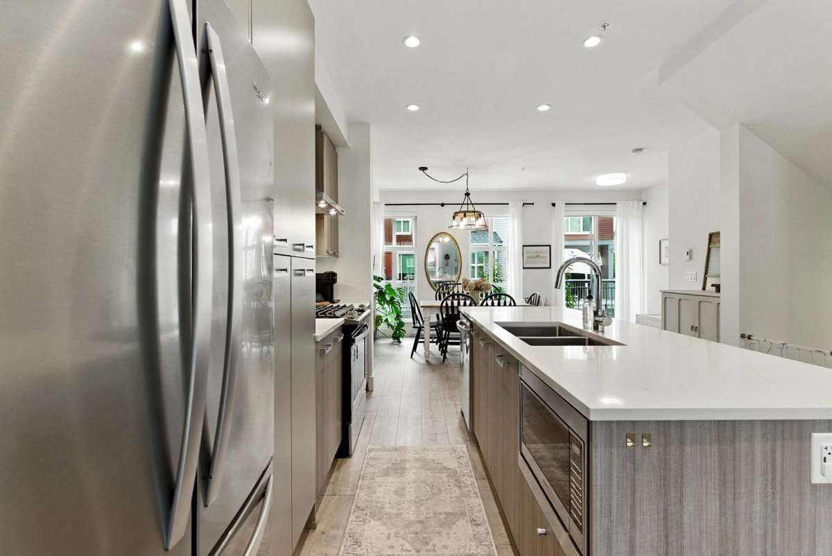 Kitchen Photo of 99 24076 112 Avenue, Maple Ridge, BC