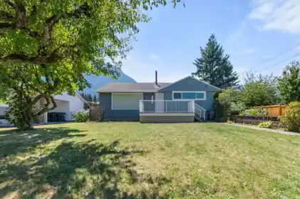 524 Rupert Street, Hope, BC, Hope — Single Family Residence for sale