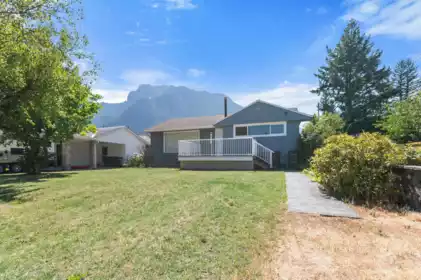 524 Rupert Street, Hope, BC, Hope — Single Family Residence for sale
