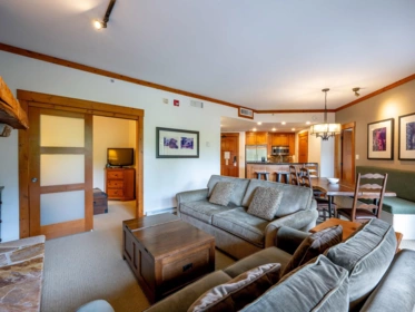 303 2202 Gondola Way, Whistler, BC, Whistler — Apartment/Condo for sale