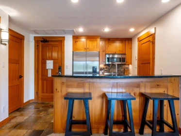 Kitchen Island Photo of 303 2202 Gondola Way, Whistler, BC
