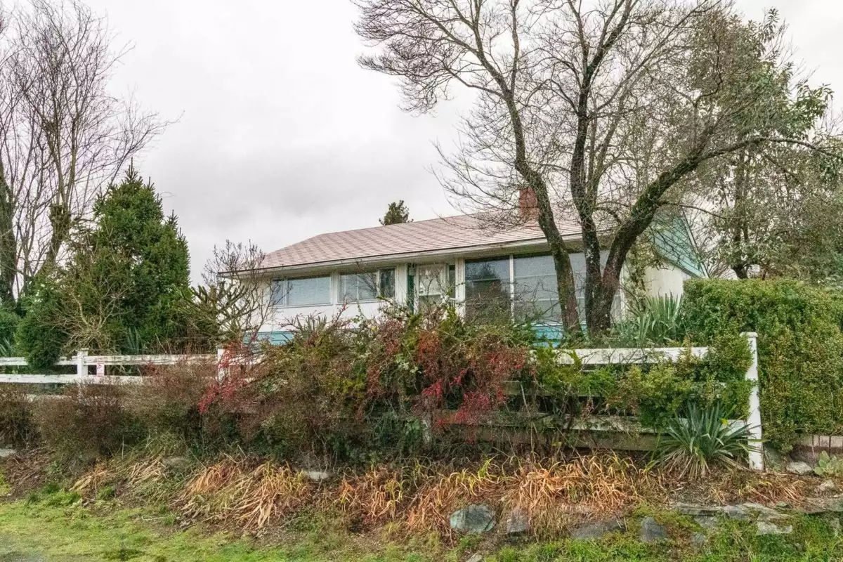 Living Room Photo of 33569 5th Avenue, Mission, BC