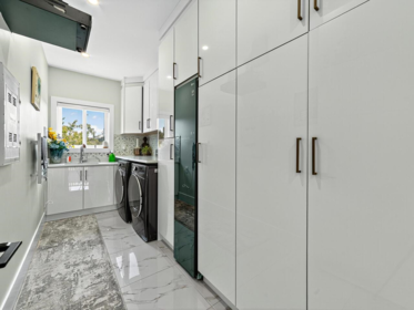 Mudroom Photo of 11800 King Road, Richmond, BC
