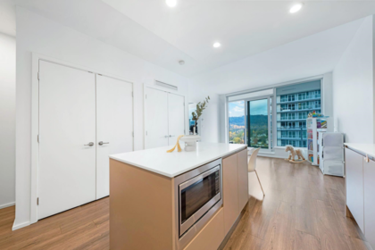 1811 3833 Evergreen Place, Burnaby, BC, Burnaby — Apartment/Condo for sale
