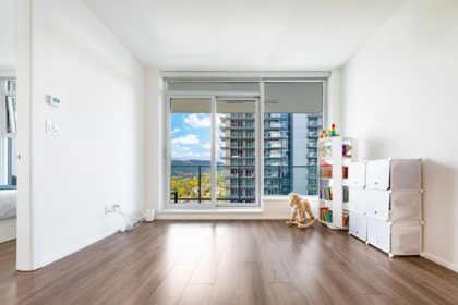 1811 3833 Evergreen Place, Burnaby, BC, Burnaby — Apartment/Condo for sale