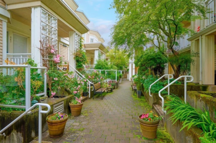 307 2545 W Broadway, Vancouver, BC, Vancouver — Townhouse for sale
