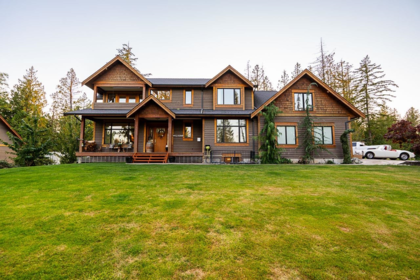601 200 Street, Langley, BC, Campbell Valley — 8 bed single family residence for sale