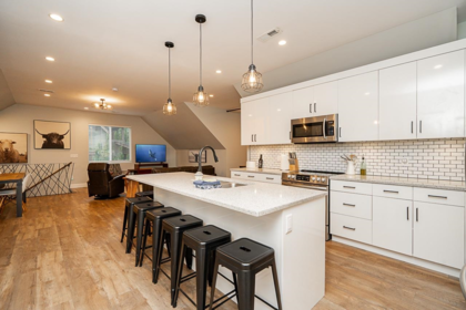 Hallway Photo of 601 200 Street, Langley, BC