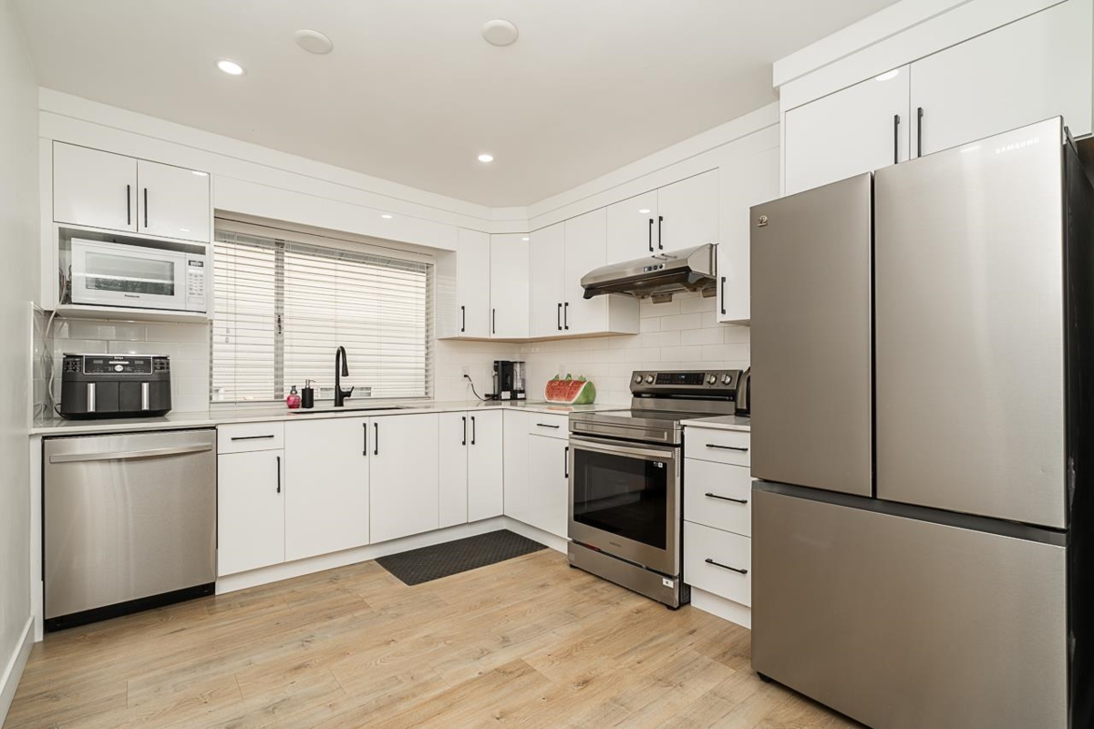 Dining Area Photo of 11205 78a Avenue, Delta, BC