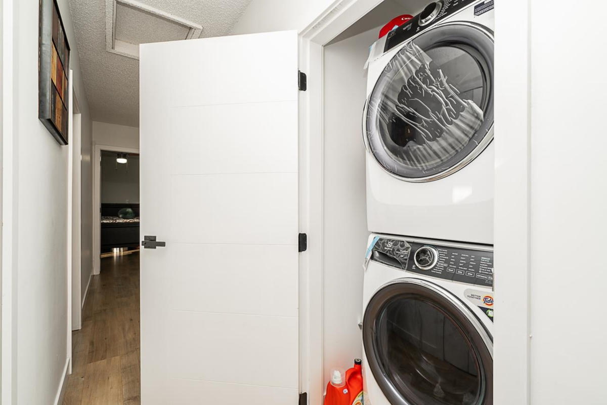 Guest Bathroom Photo of 11205 78a Avenue, Delta, BC