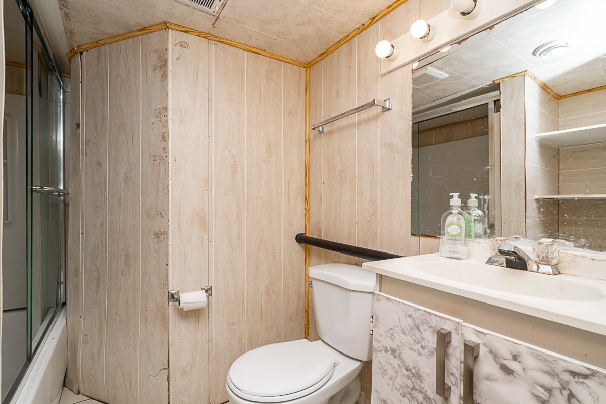 Hallway Photo of 11205 78a Avenue, Delta, BC