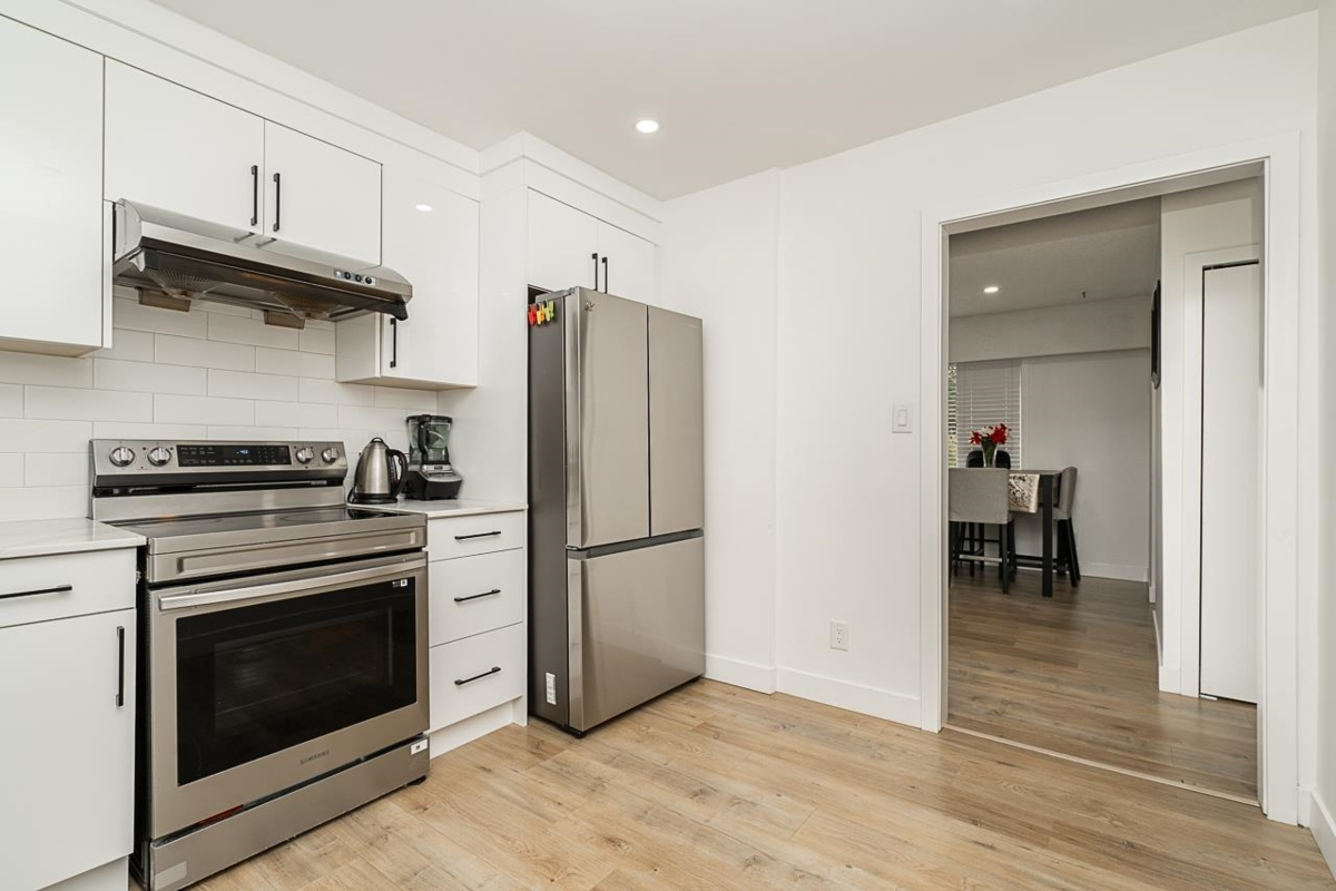 Kitchen Island Photo of 11205 78a Avenue, Delta, BC