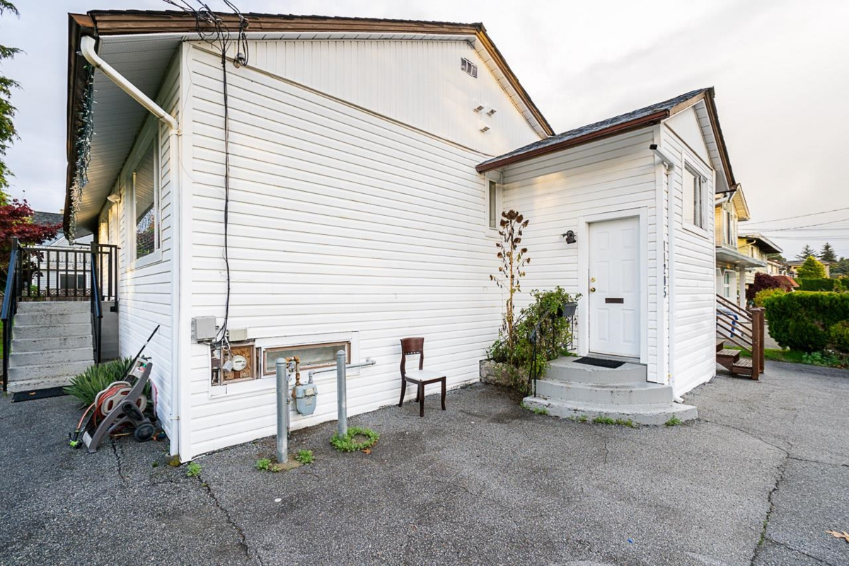 Powder Room Photo of 11205 78a Avenue, Delta, BC
