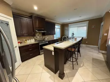 Kitchen Island Photo of 2731 Carriage Court, Abbotsford, BC