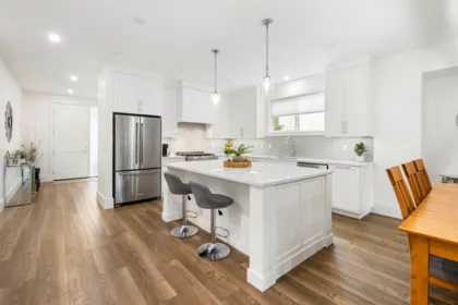 Kitchen Island Photo of 63711 Rosewood Avenue, Hope, BC
