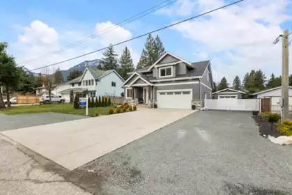 63711 Rosewood Avenue, Hope, BC, Hope — Single Family Residence for sale