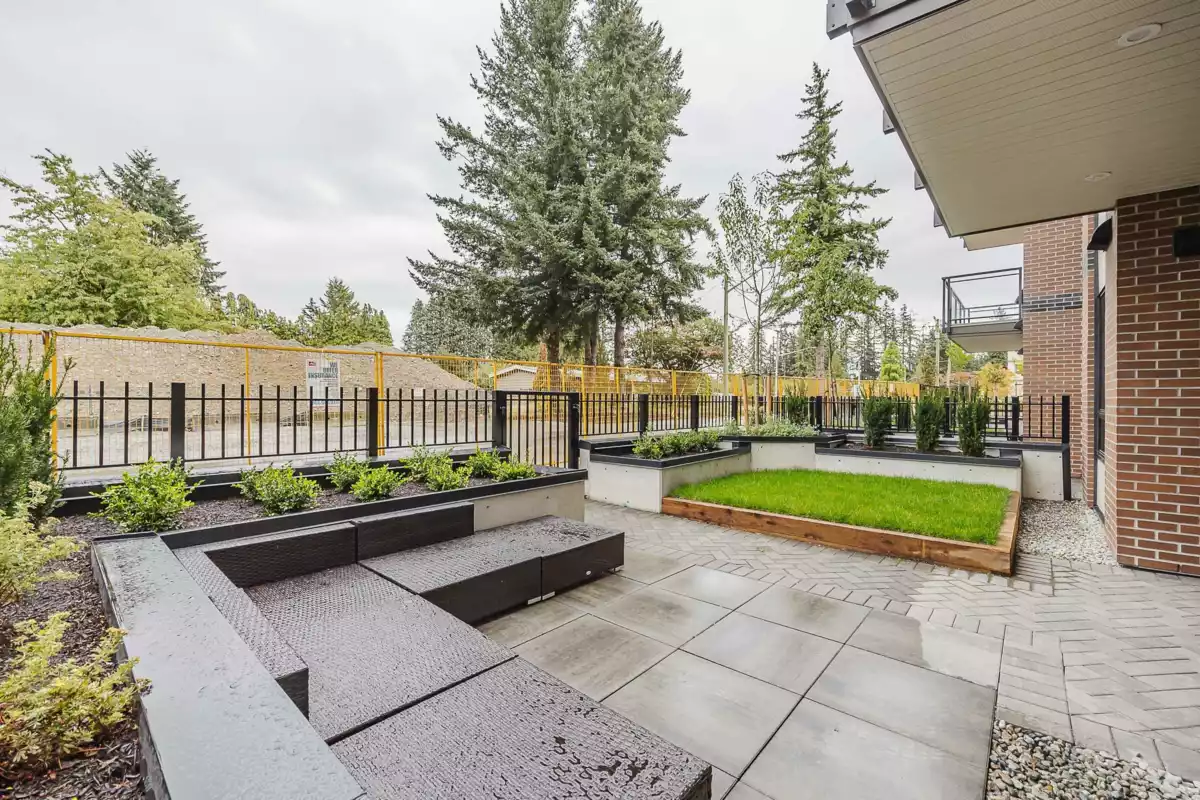 Kitchen Island Photo of 601 32174 George Ferguson Way, Abbotsford, BC