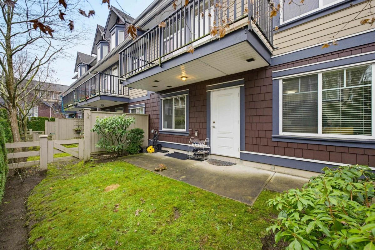 Staircase Photo of 10 15977 26 Avenue, Surrey, BC