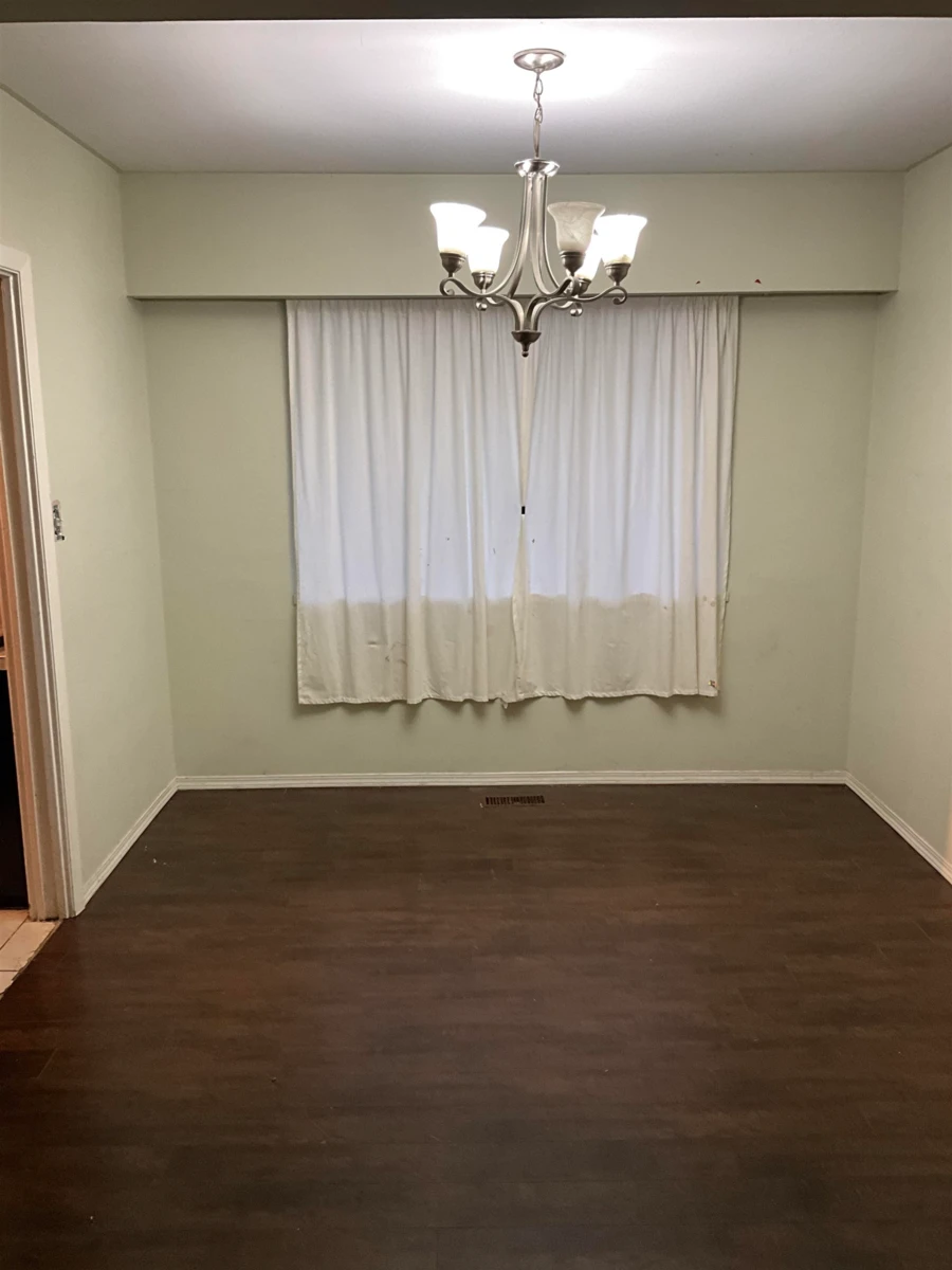 Dining Area Photo of 9229 10th Avenue, Burnaby, BC