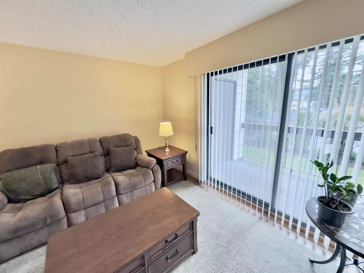 Living Room Photo of 106 33490 Cottage Lane, Abbotsford, BC