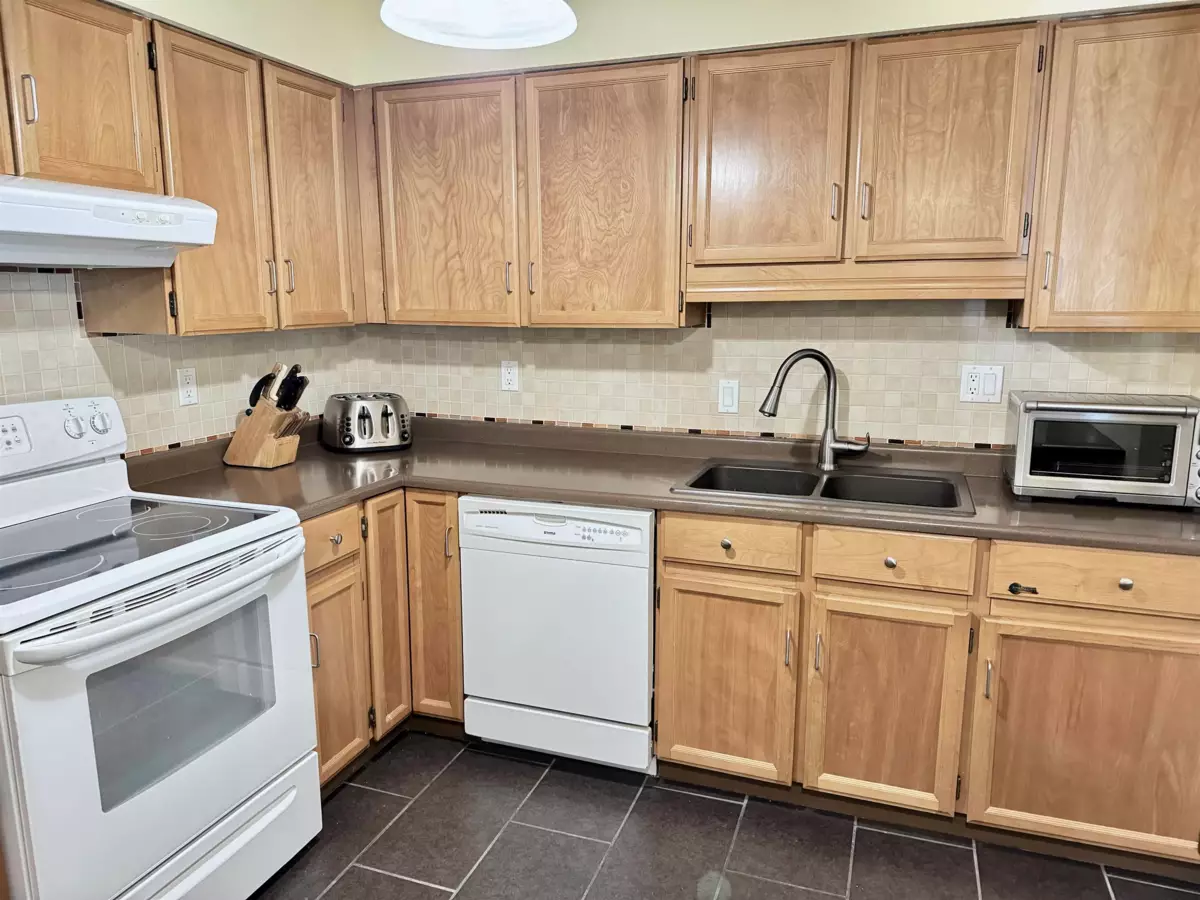 Primary Bathroom Photo of 106 33490 Cottage Lane, Abbotsford, BC