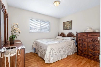 Hallway Photo of 15110 95a Avenue, Surrey, BC