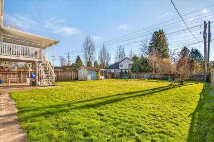 Swimming Pool Photo of 15110 95a Avenue, Surrey, BC