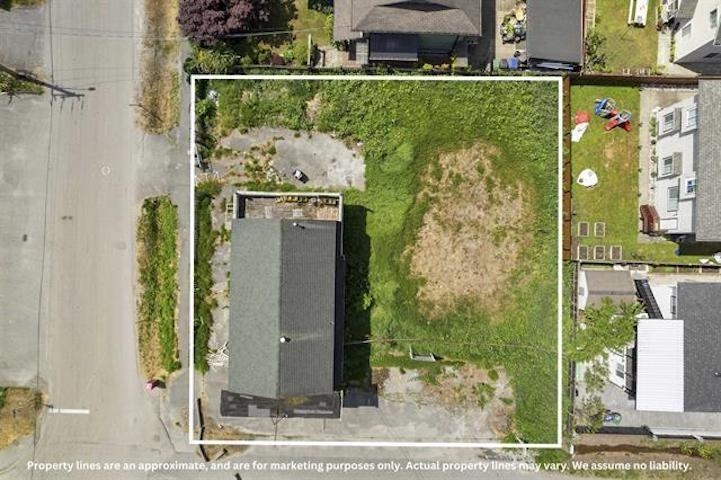 Family Room Photo of 11409 128 Street, Surrey, BC