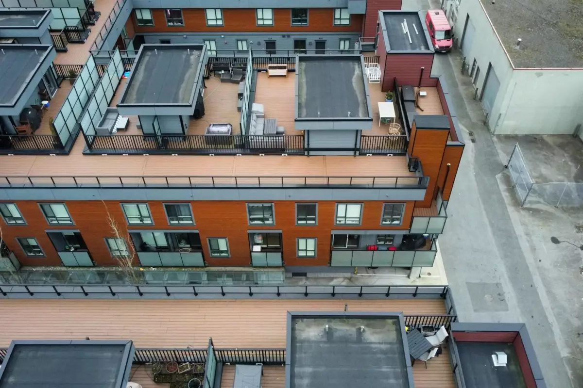 Laundry Room Photo of 202 37842 Third Avenue, Squamish, BC