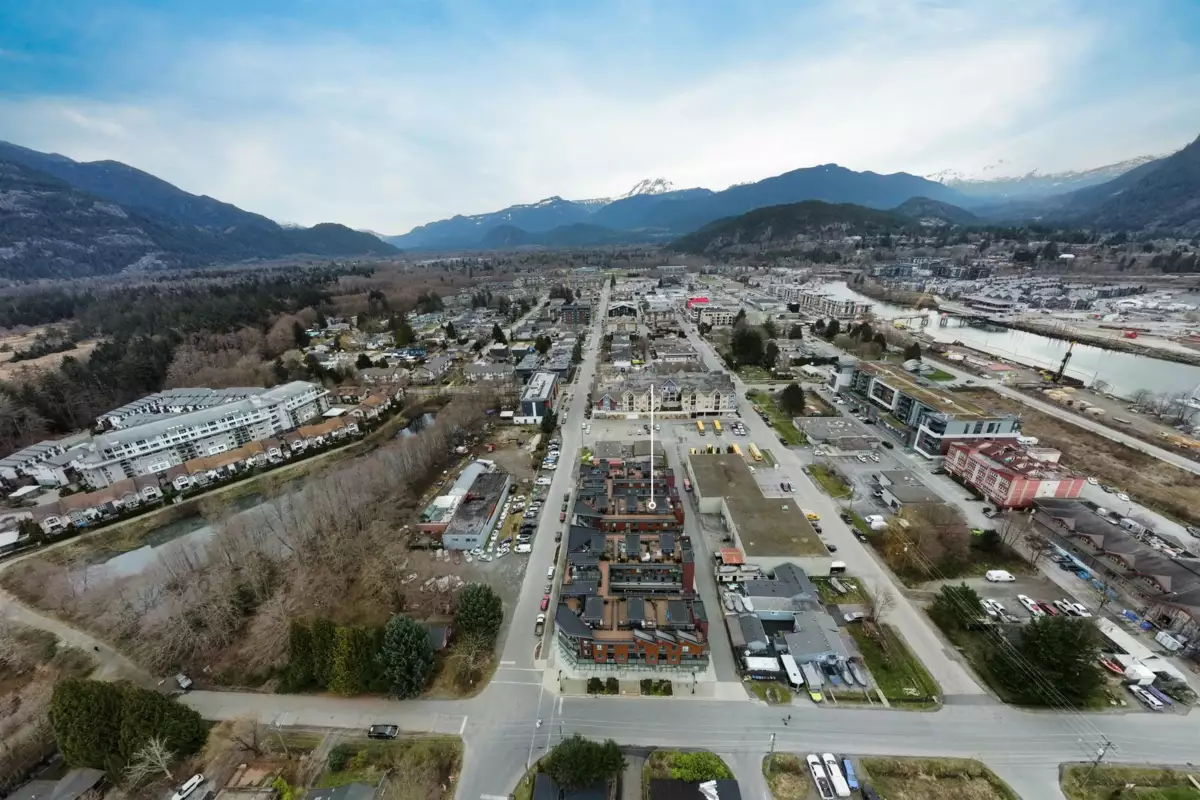Loft / Bonus Room Photo of 202 37842 Third Avenue, Squamish, BC