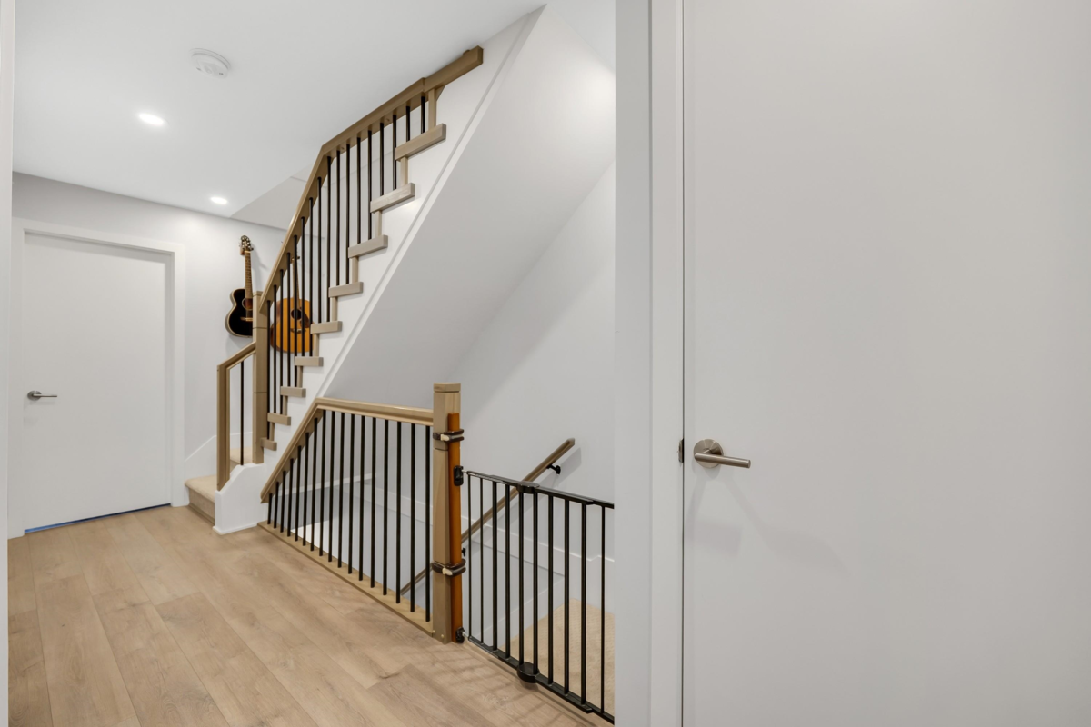 Primary Bathroom Photo of 202 37842 Third Avenue, Squamish, BC