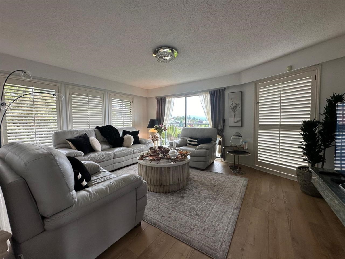 Dining Area Photo of 1359 Whitby Road, West Vancouver, BC