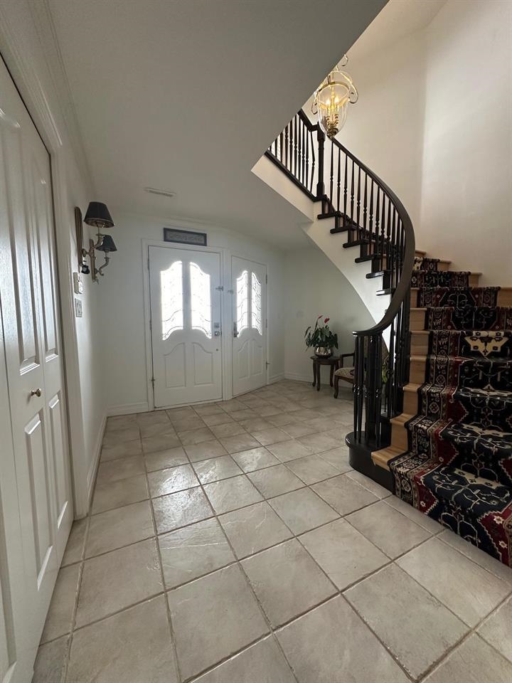 Living Room Photo of 1359 Whitby Road, West Vancouver, BC