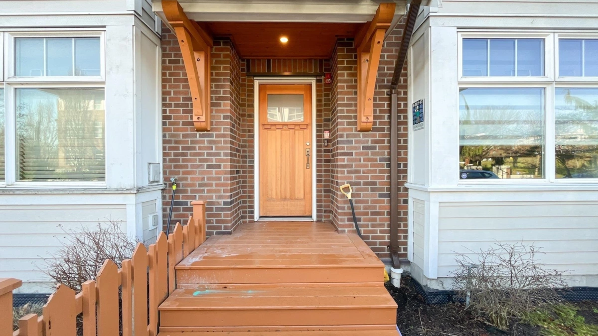 Living Room Photo of 214 Brookes Street, New Westminster, BC