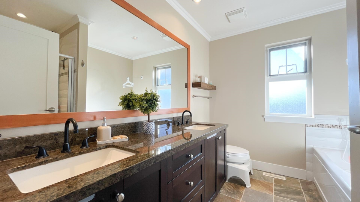 Office / Den Photo of 214 Brookes Street, New Westminster, BC