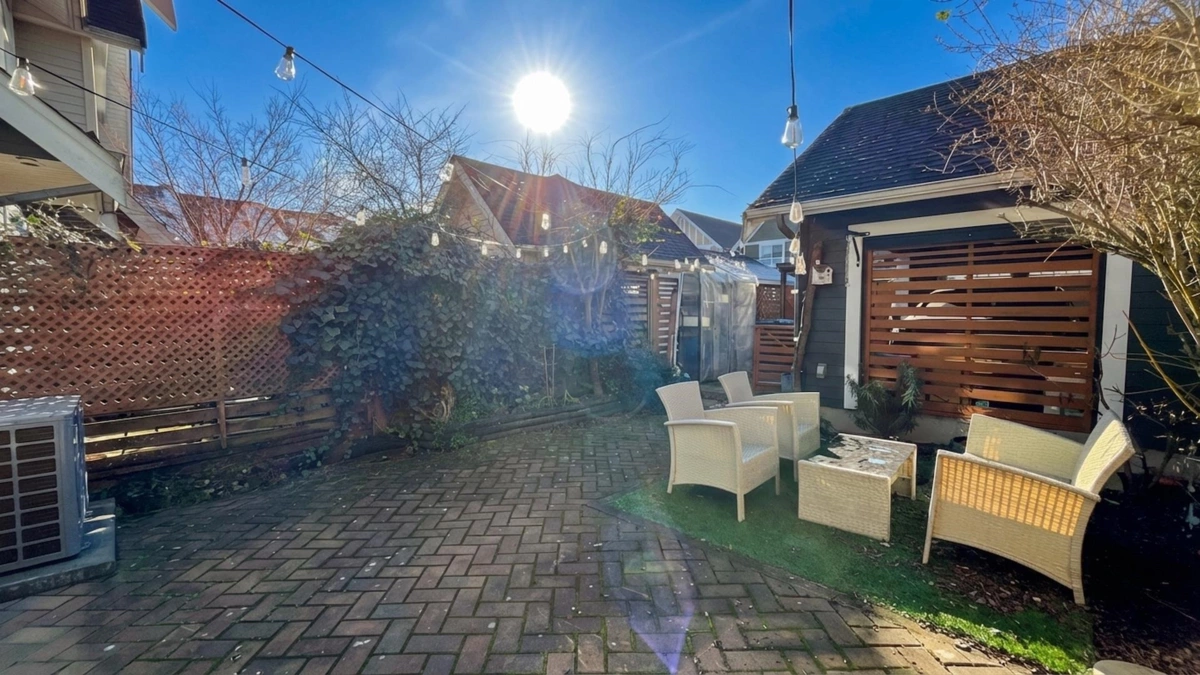 Staircase Photo of 214 Brookes Street, New Westminster, BC