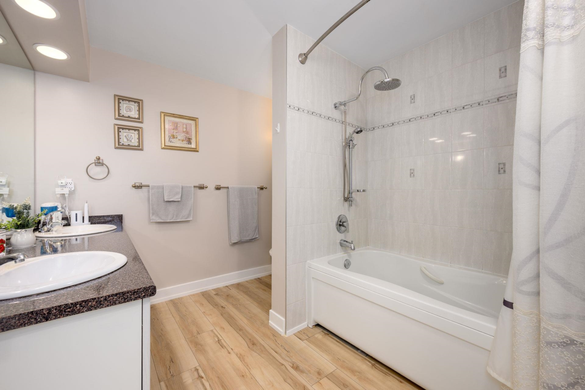 Office / Den Photo of 204 2995 Princess Crescent, Coquitlam, BC