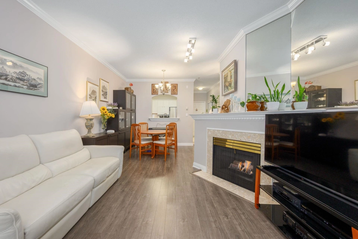 Walk-In Closet Photo of 204 2995 Princess Crescent, Coquitlam, BC