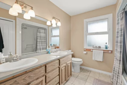 Basement Recreation Room Photo of 14860 82a Avenue, Surrey, BC