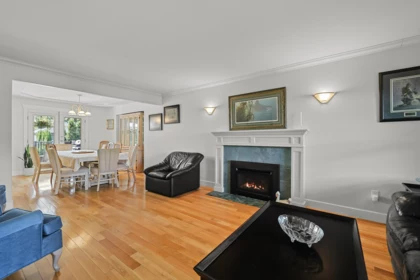 Kitchen Island Photo of 14860 82a Avenue, Surrey, BC