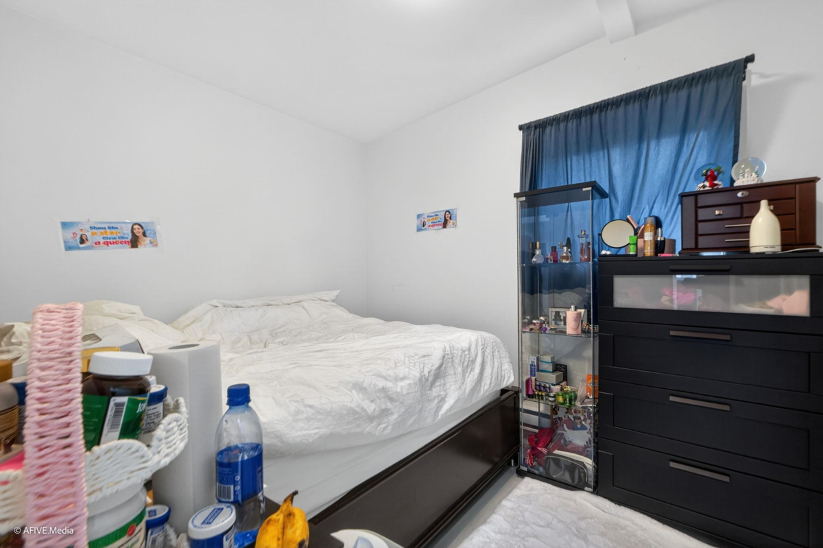 Family Room Photo of 1052 E 50th Avenue, Vancouver, BC