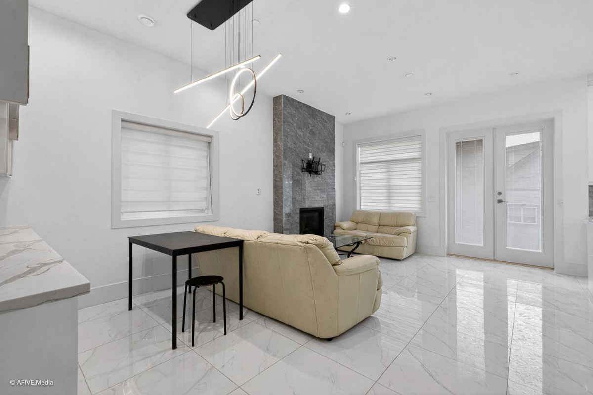 Front Yard Photo of 1052 E 50th Avenue, Vancouver, BC