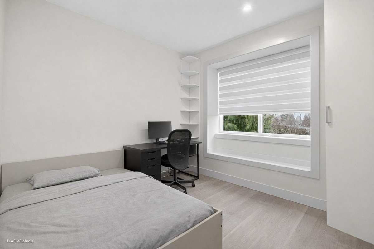 Hallway Photo of 1052 E 50th Avenue, Vancouver, BC