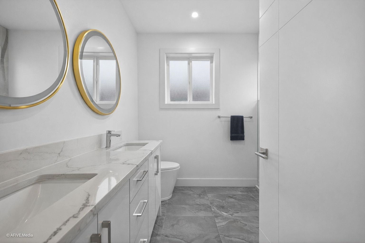 Laundry Room Photo of 1052 E 50th Avenue, Vancouver, BC