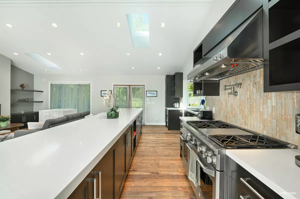 Guest Bathroom Photo of 13671 16 Avenue, Surrey, BC