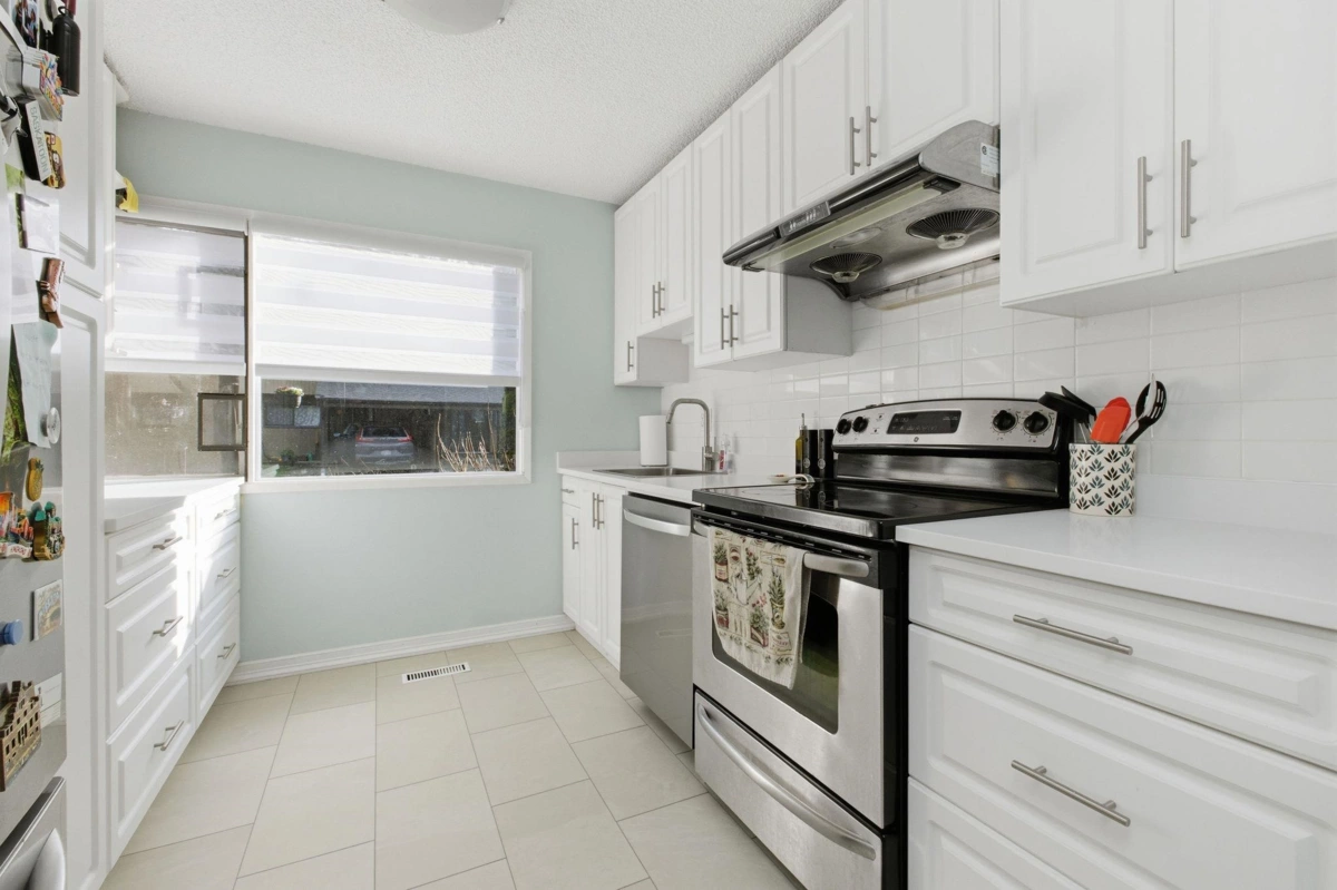 Breakfast Nook Photo of 2969 Mira Place, Burnaby, BC