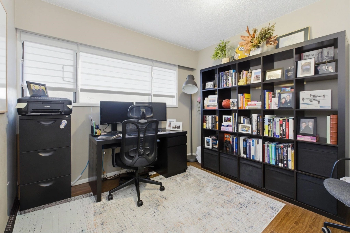 Entry Foyer Photo of 2969 Mira Place, Burnaby, BC
