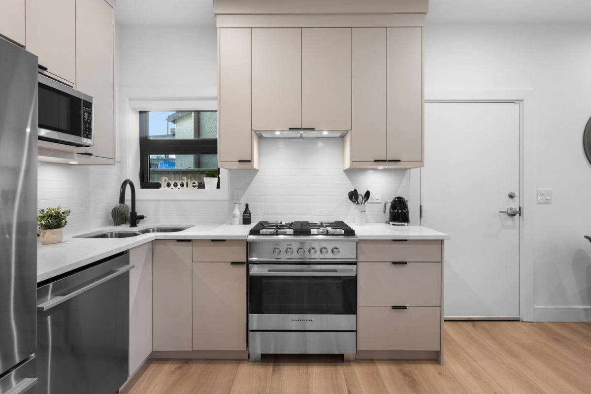 Breakfast Nook Photo of 2632 Ward Street, Vancouver, BC