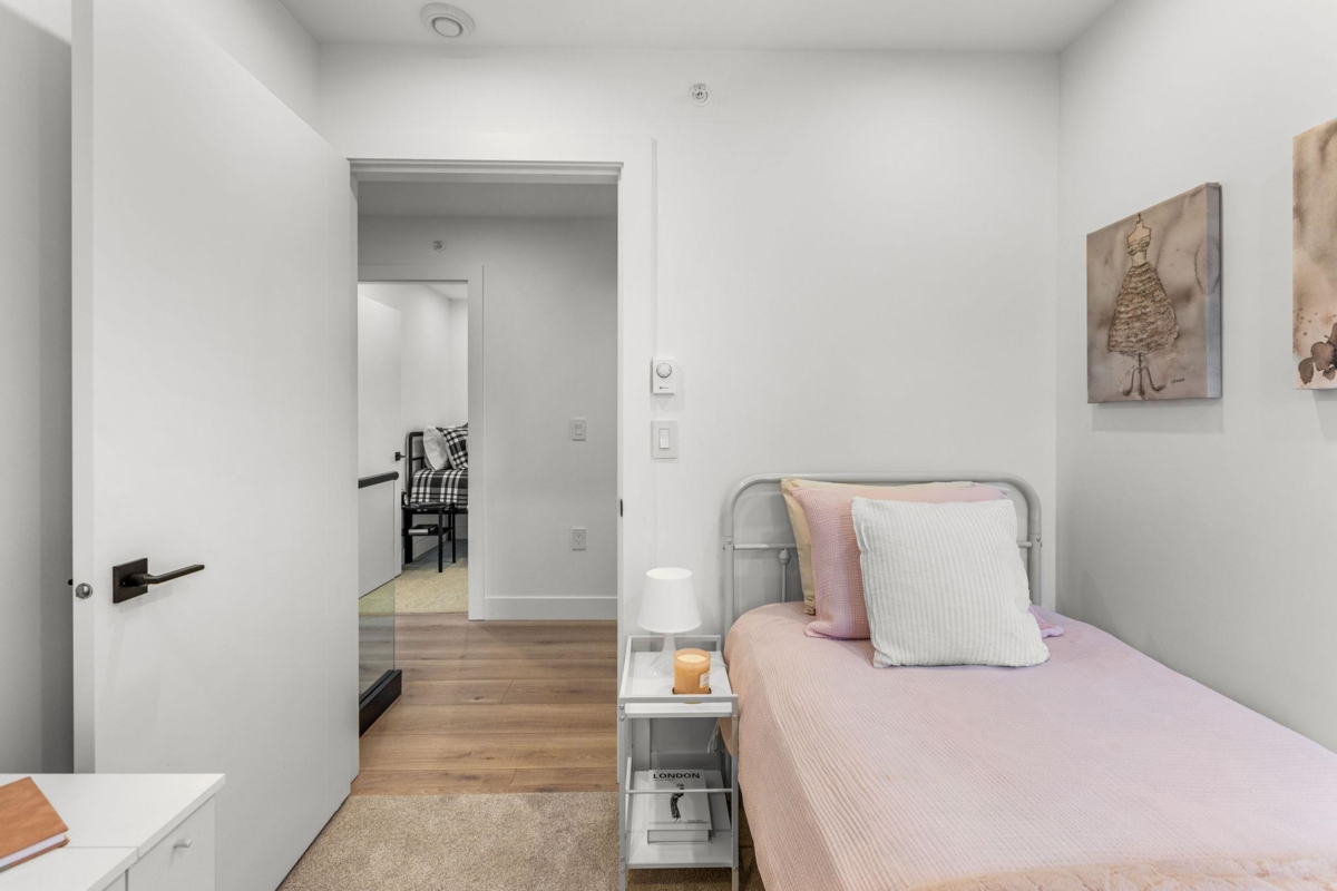 Swimming Pool Photo of 2632 Ward Street, Vancouver, BC